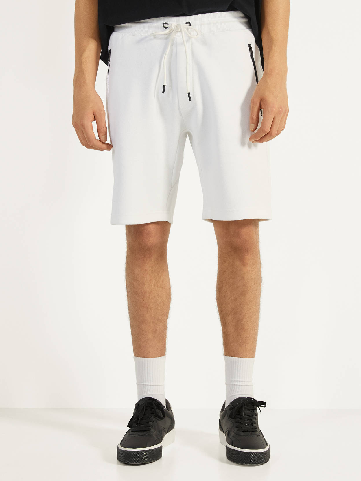 

Шорты Bershka 2673/478/250 XS Белые