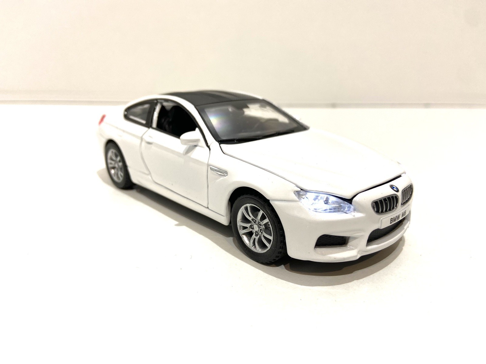 

Машинка TK Union Group Auto Expert"BMW металлическая свет звук инерционная открываются двери 74823 белая
