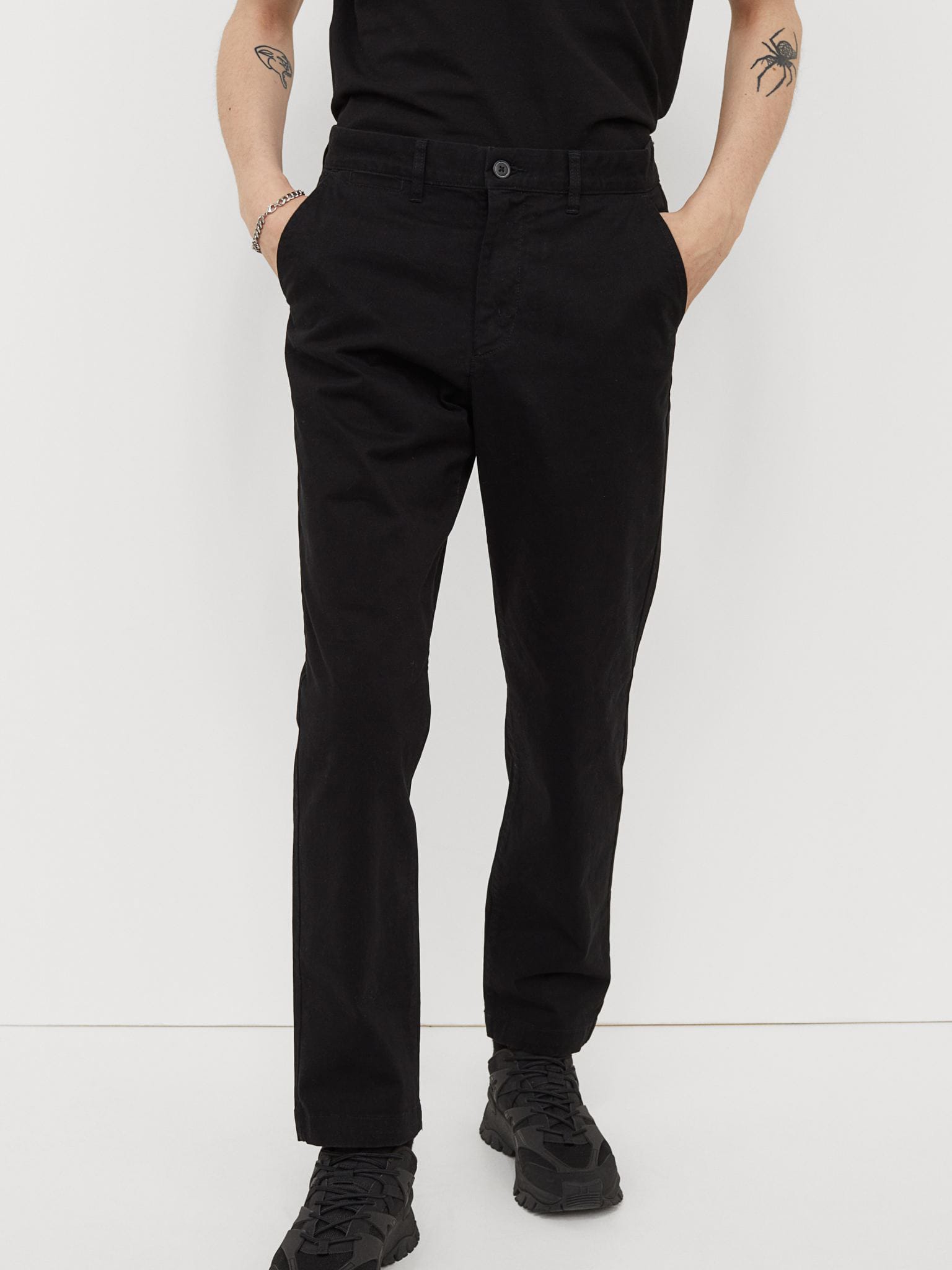 

Брюки H&M 1607-9059322 32/30 Черные