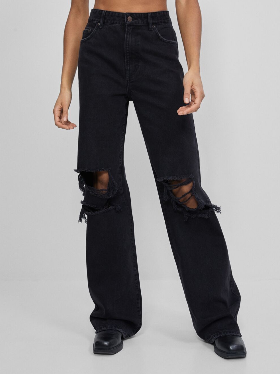 

Джинсы Bershka 0040/534/800 38 Черный джинс