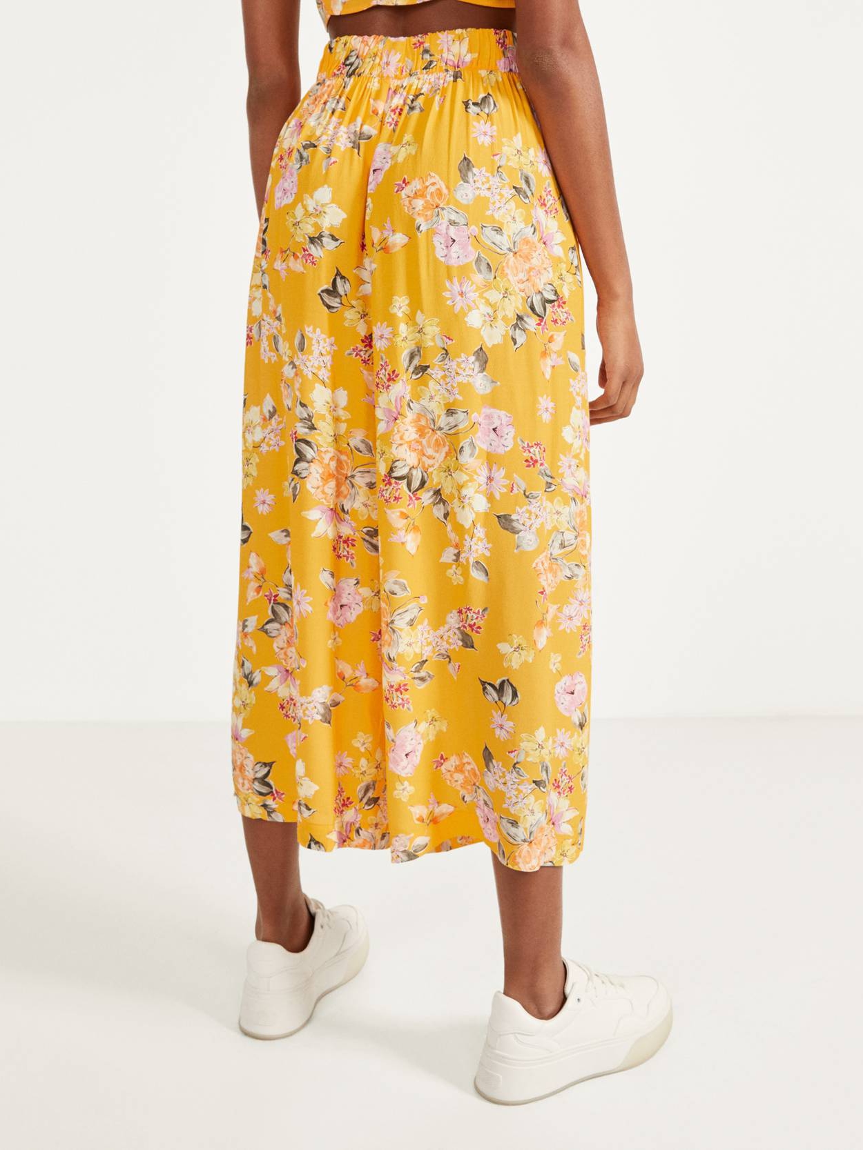 

Брюки Bershka 0104/692/300 XS Желтые
