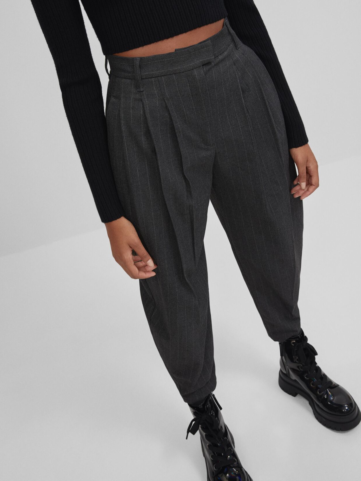 

Брюки Bershka 5133/168/802  Графитовые, Брюки Bershka 5133/168/802 32 Графитовые