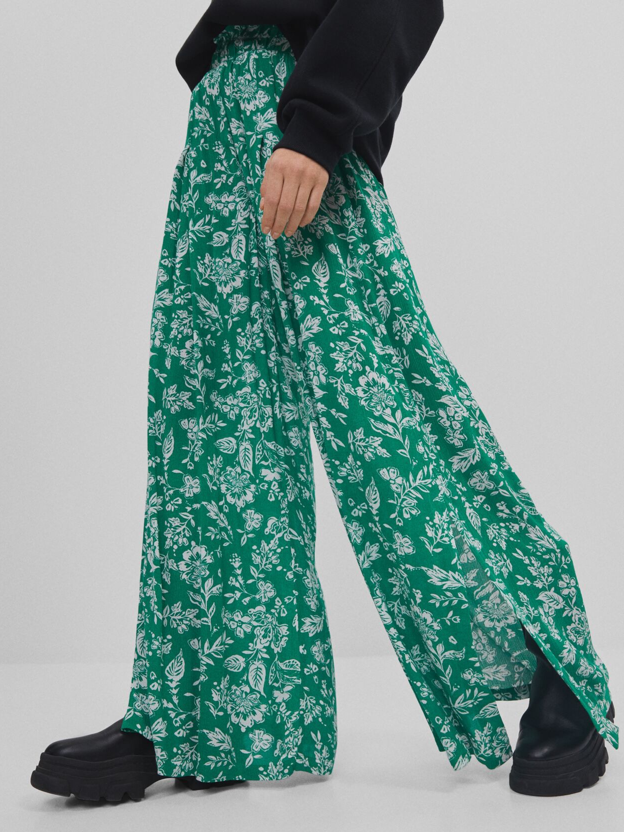 

Брюки Bershka 5212/234/500  Зеленые, Брюки Bershka 5212/234/500 XS Зеленые