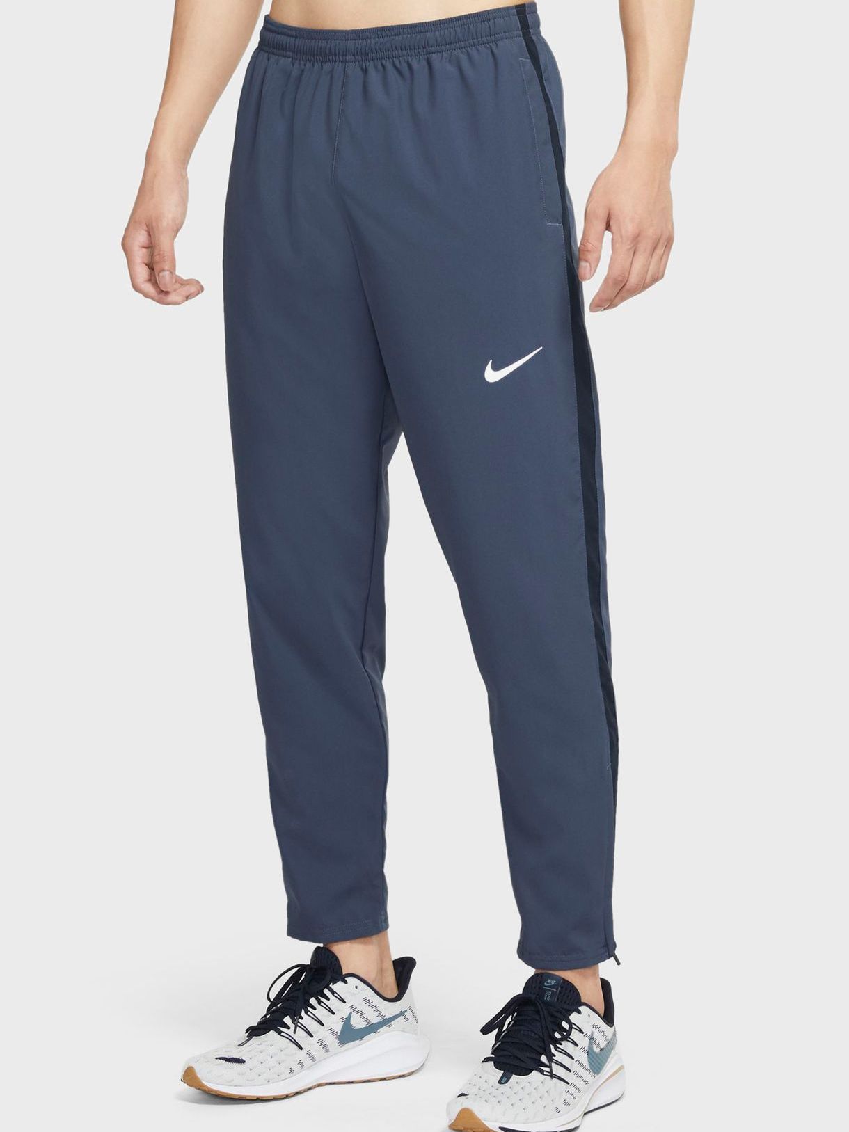 

Спортивные штаны Nike  Nk Df Run Stripe Wvn Pant BV4840-437  Темно-синие, Спортивные штаны Nike M Nk Df Run Stripe Wvn Pant BV4840-437 M Темно-синие