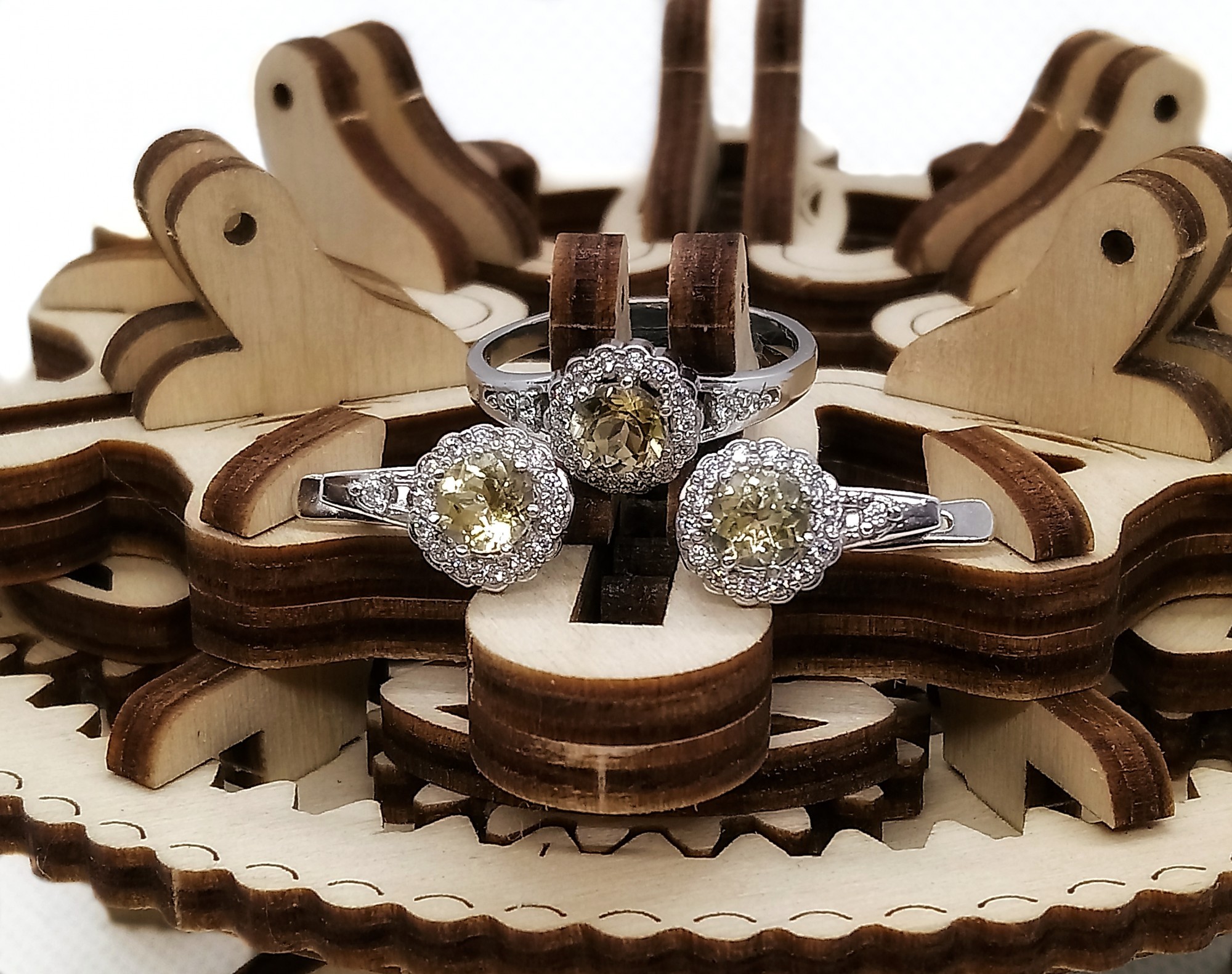 

Серебряный комплект с топазами мистик 20670ж