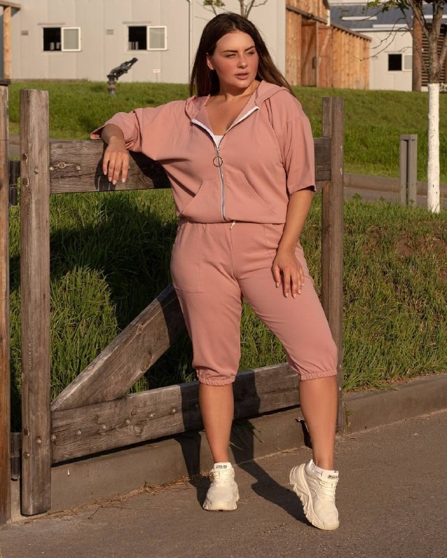 

Костюм 0101 Brand 2324 54-56 Розовый