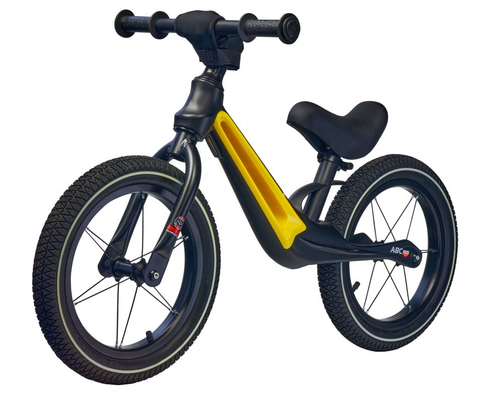 

Беговел Maraton CHICO Plus 14" Черно-желтый