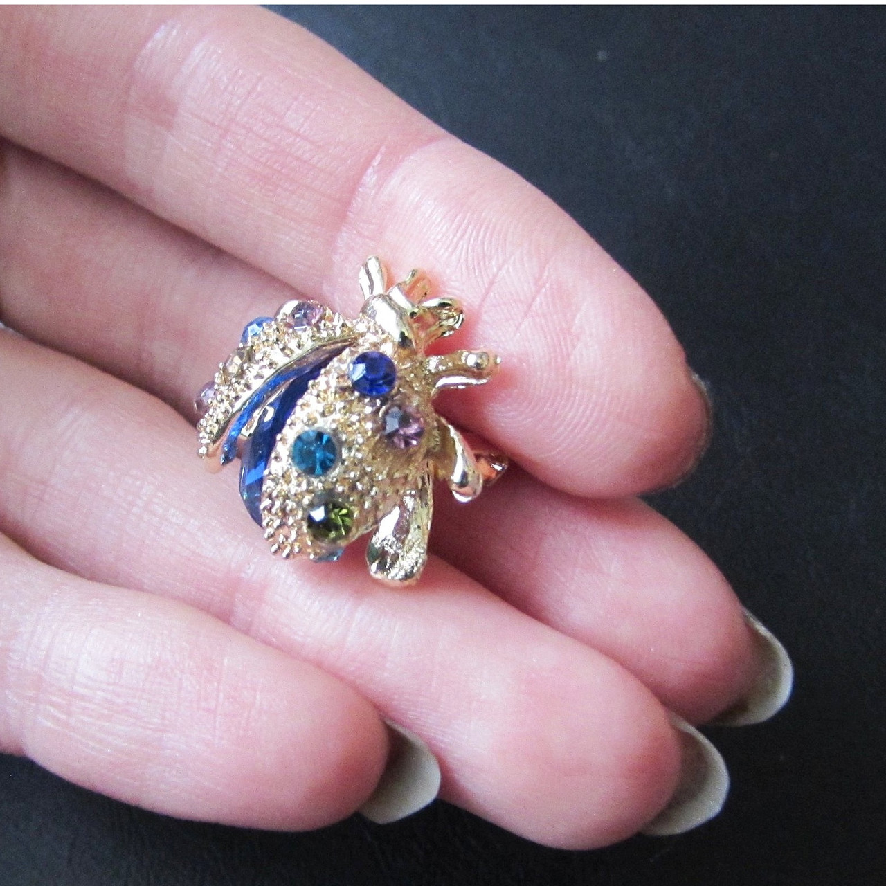 

Брошь в стразах божья коровка синяя Fashion Jewelry 4052
