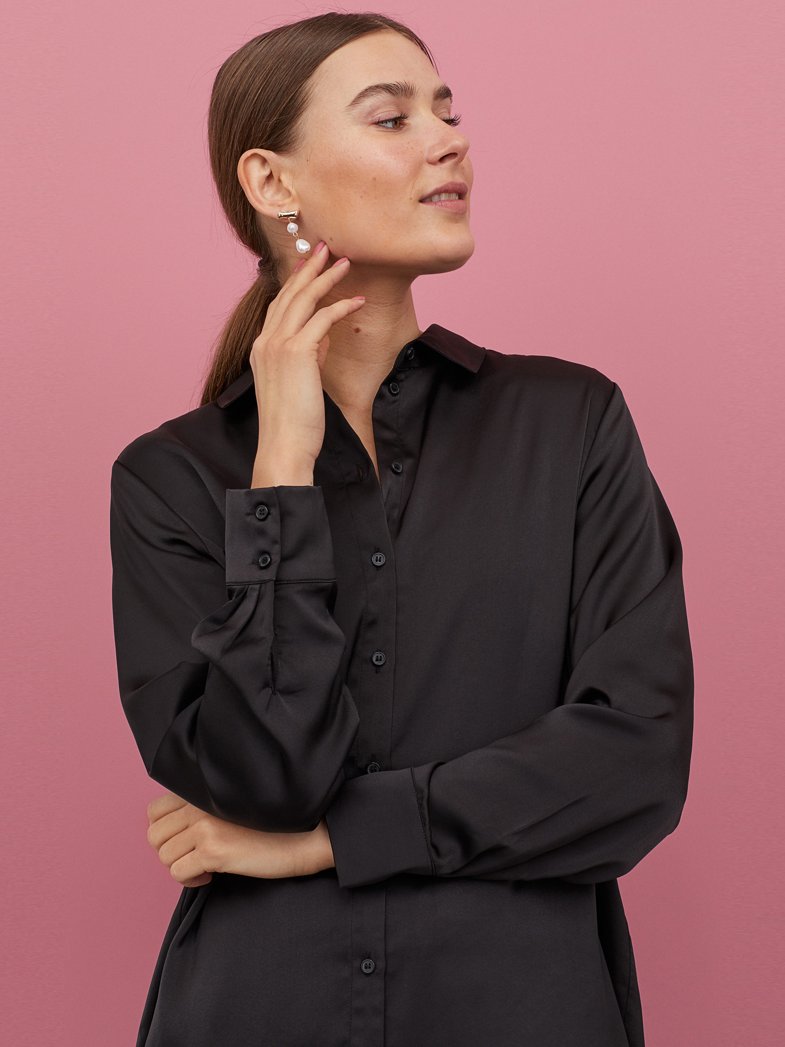 

Рубашка H&M 0881396-1 L Черная (СА2000001853672)