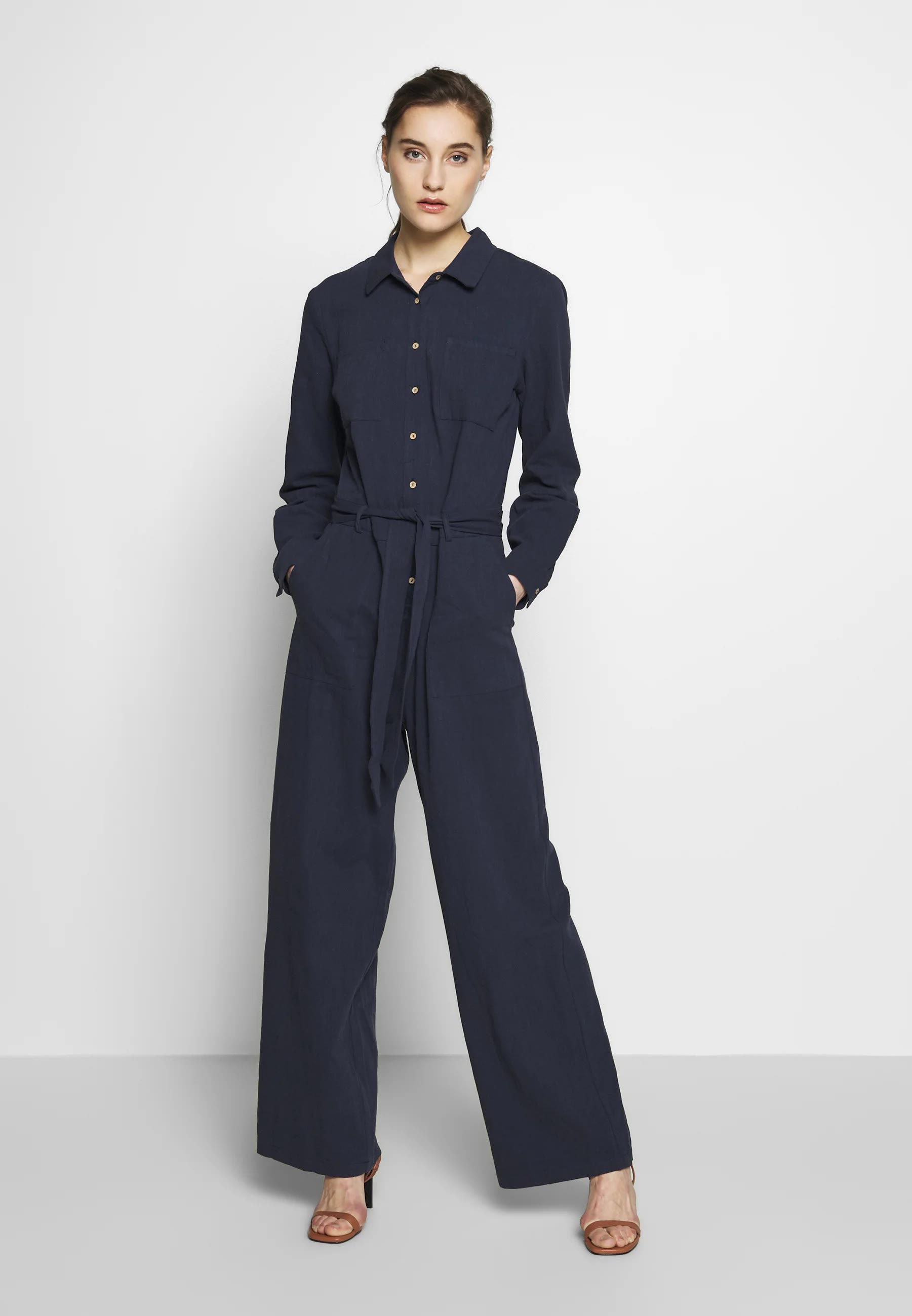 

Комбинезон Moss Copenhagen CHRISTA-NORY-CULOTTJUMPSUIT-SKY-CAPTAIN  синий, Комбинезон Moss Copenhagen CHRISTA-NORY-CULOTTJUMPSUIT-SKY-CAPTAIN XS синий