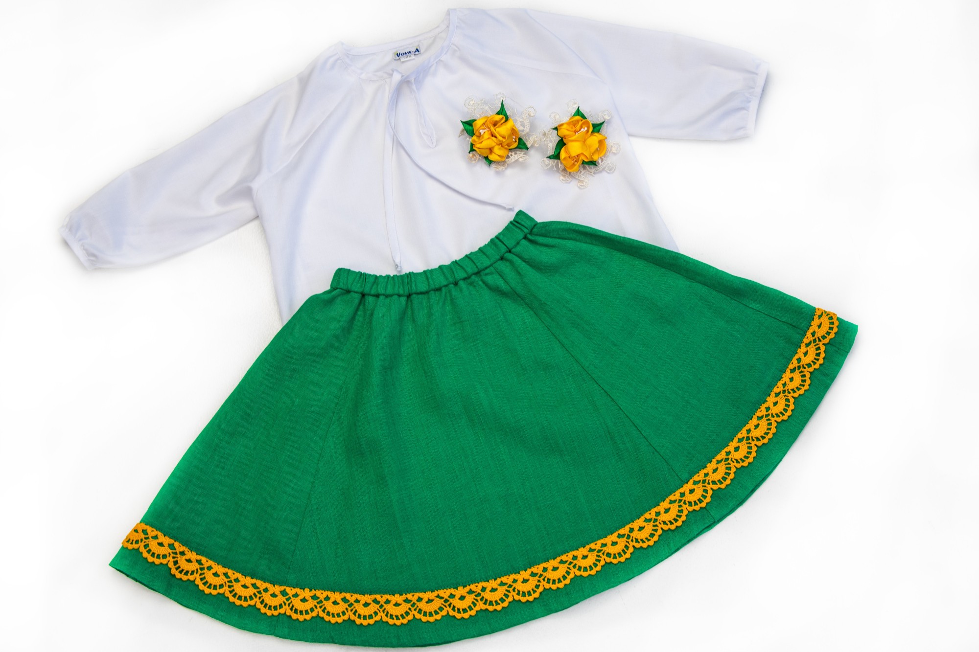 

Комплект для девочки Лен Vovk-A Кофточка + Юбка + Аксессуары 122-60-54 (300)