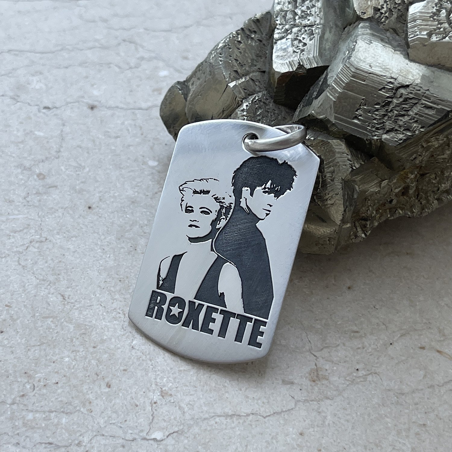 

Серебряный жетон "Roxette" (большой) жетонб2 Оникс