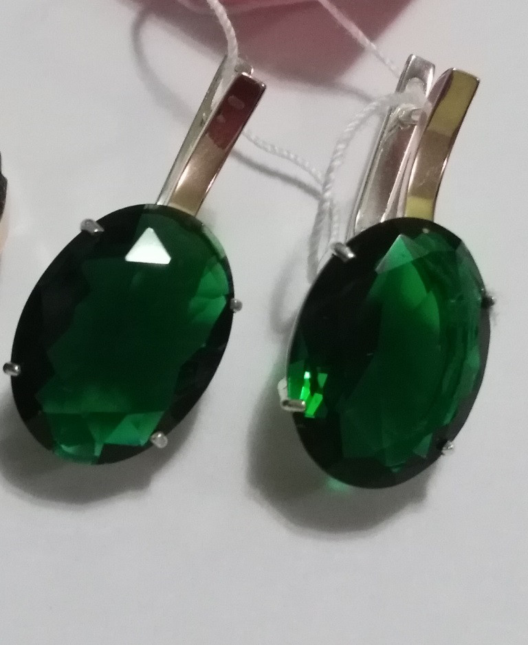

Серьги из серебра с зеленым овальным цирконием Тропиканка, 0402.10