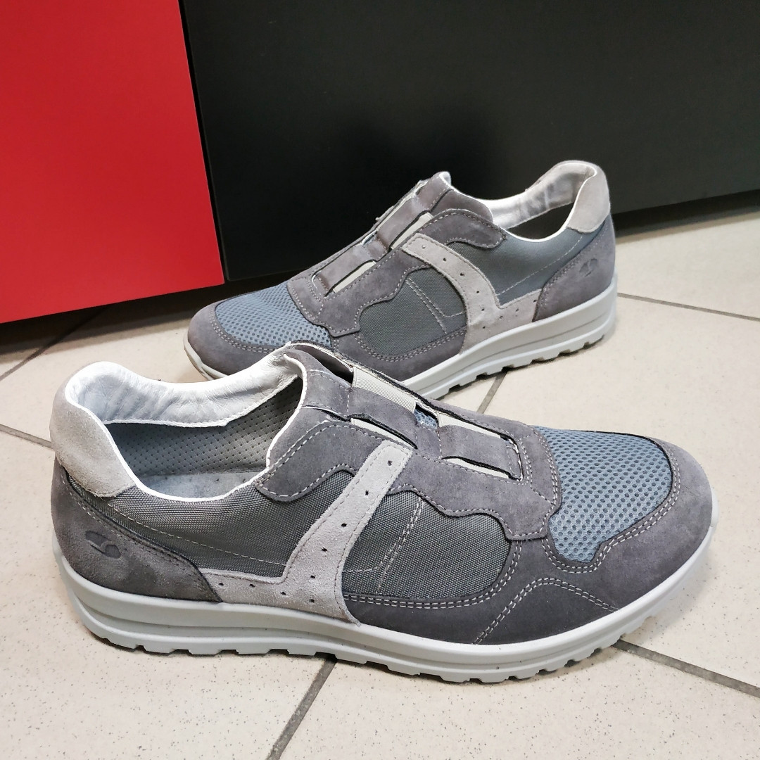 

Кроссовки мужские серые кожаные Grisport, 42