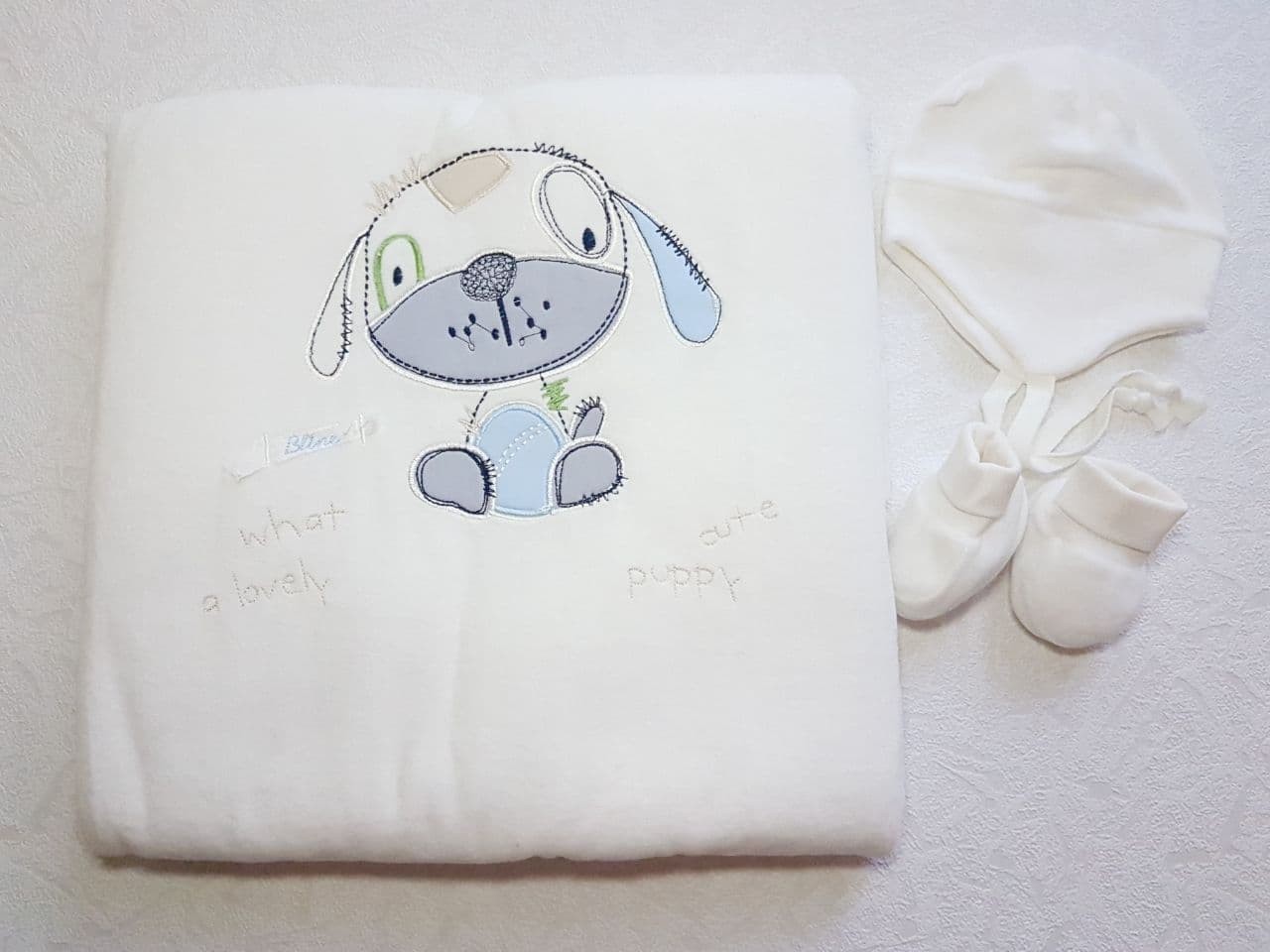 

Ковдра-конверт трансформер + шапка + пінетки велюр Песик Baby Line білий з блакитним 9-506-1