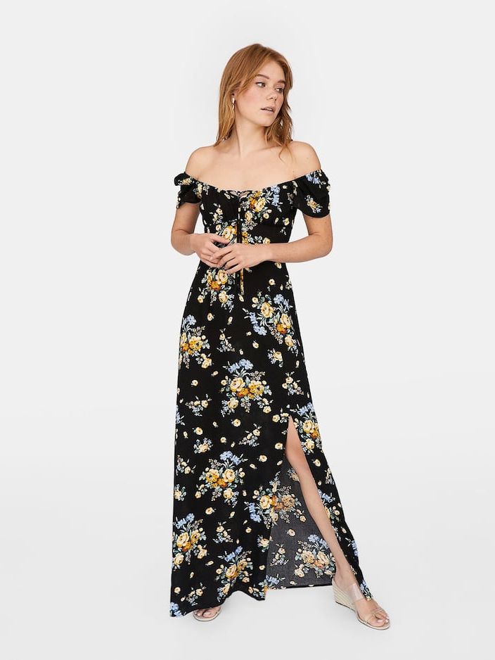 

Платье Stradivarius 2309/331/001 S Черное