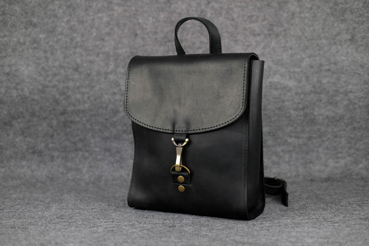 

Рюкзак женский винтажная кожа Berty 75-4261 мини Черный