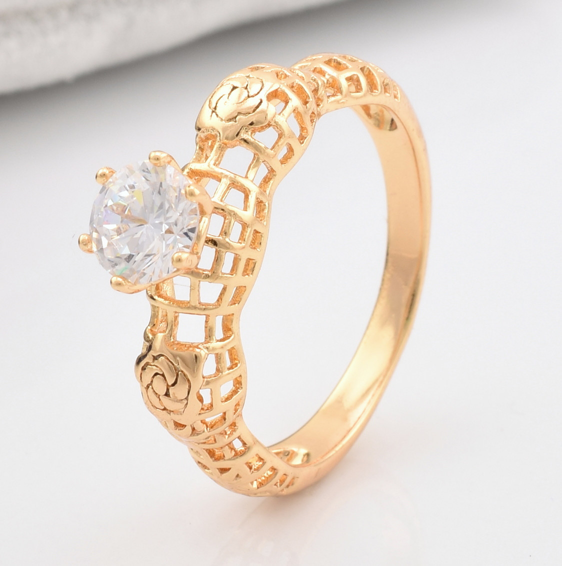 

Кольцо Xuping 10406 ​​белые фианиты позолота 18K19