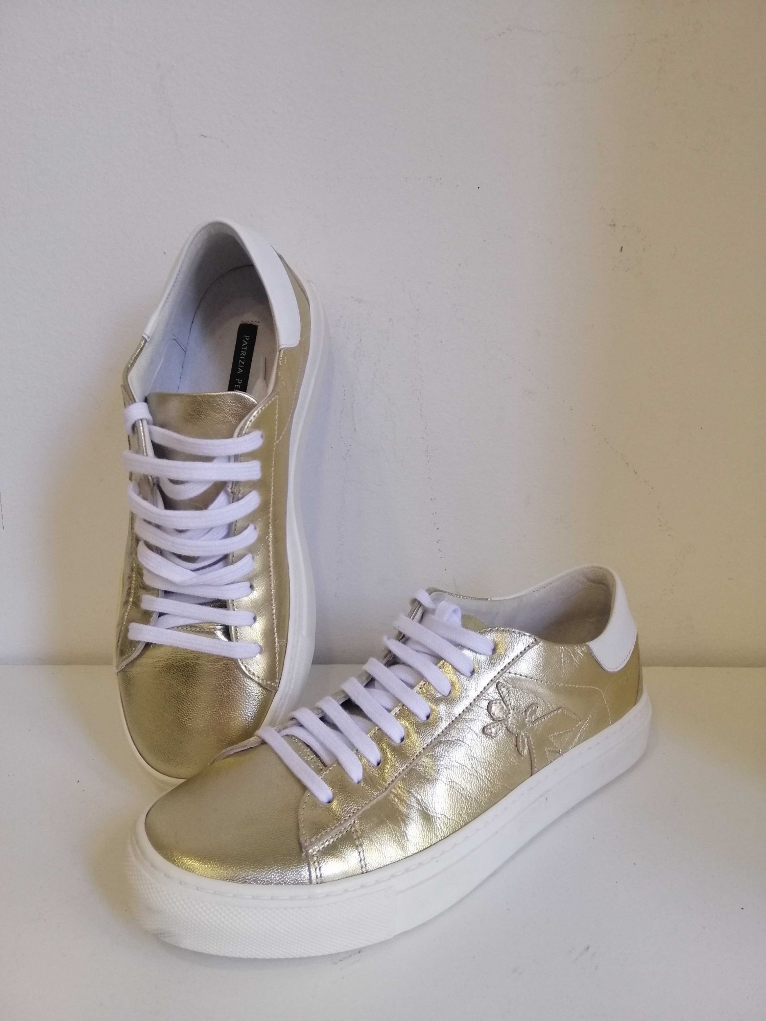 

Сникеры Patrizia Pepe 560 39 золотистый