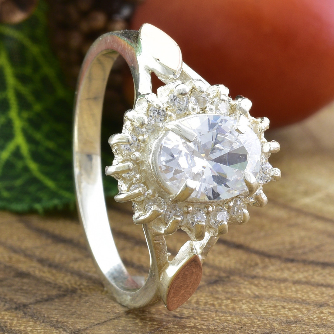 

Серебряное кольцо с золотом Асти вставка белые фианиты 19