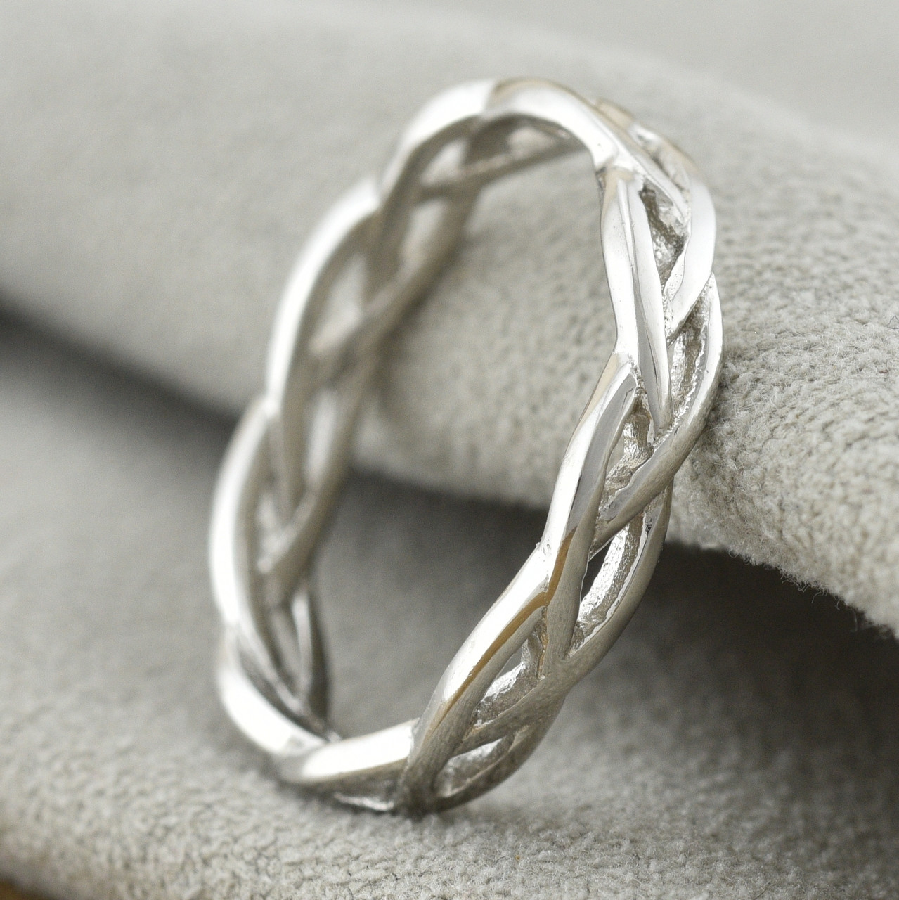

Серебряное кольцо ТС510366 16.5