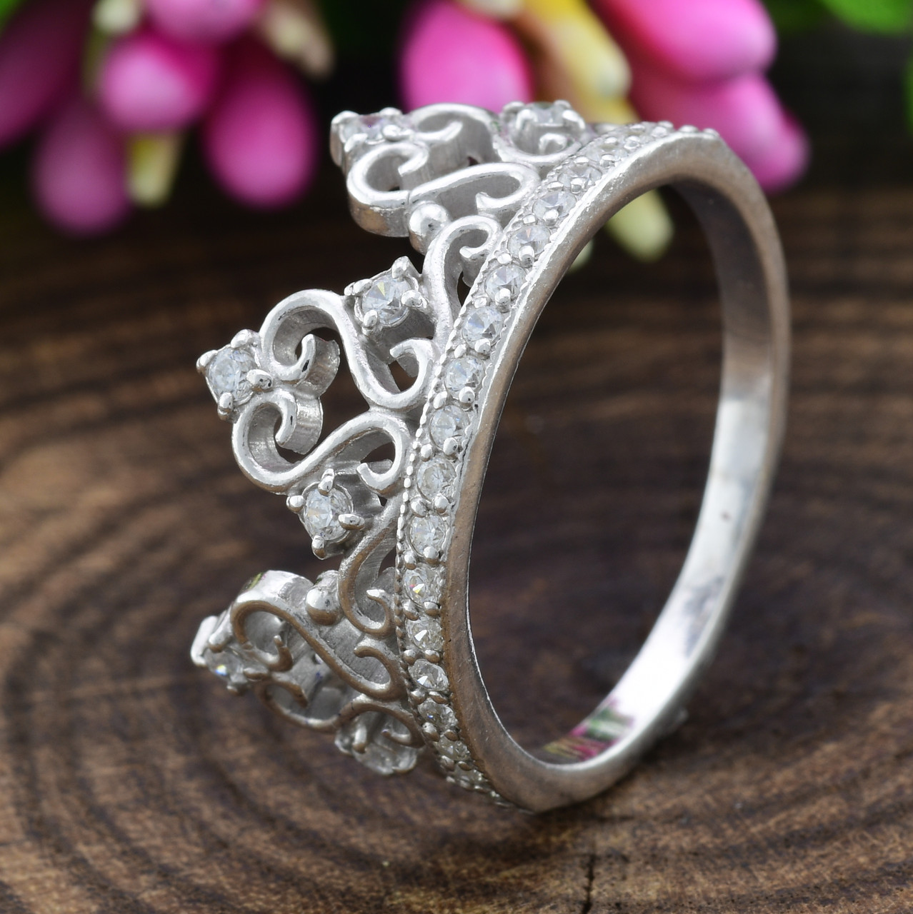 

Серебряное кольцо Корона вставка белые фианиты 15