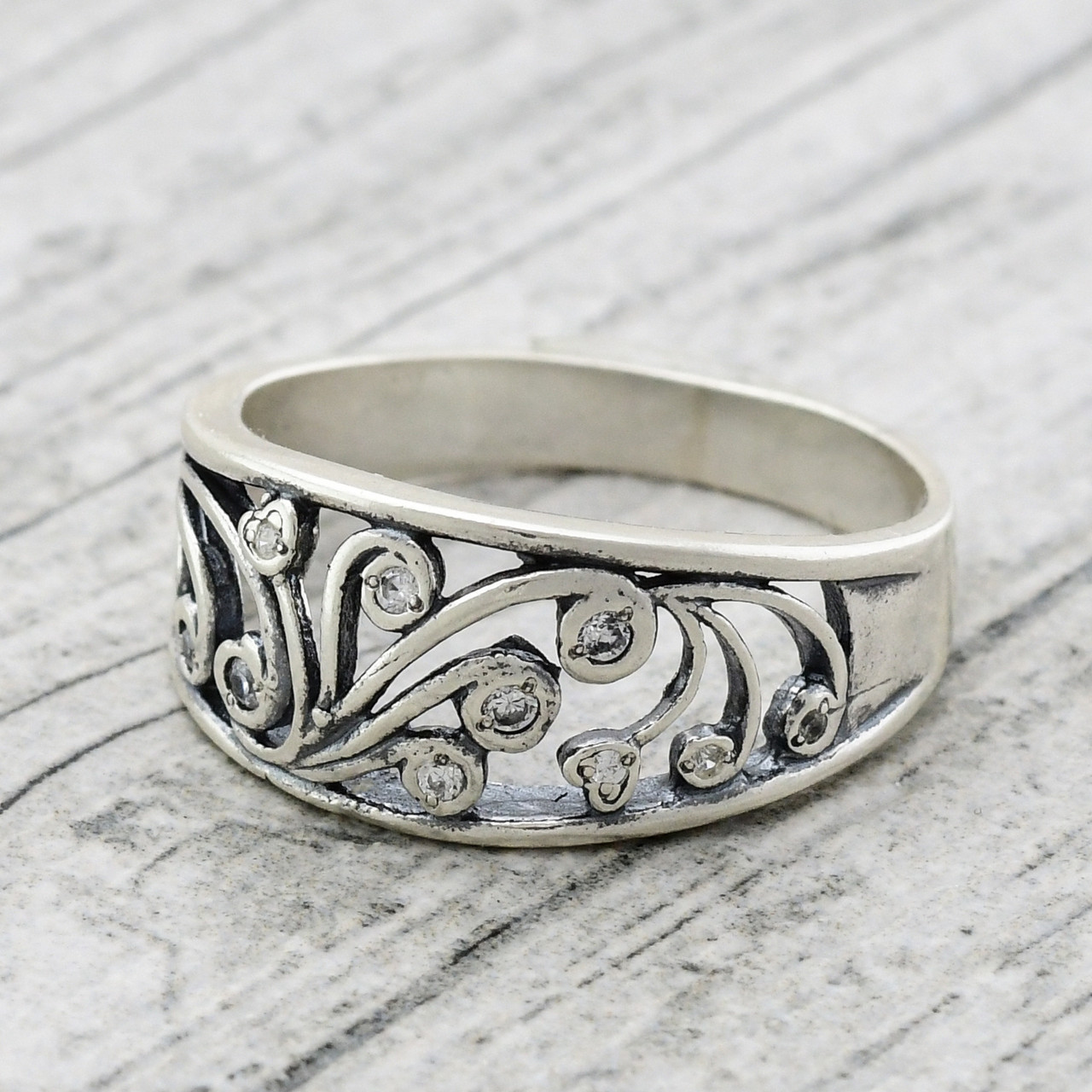 

Серебряное кольцо Блонье вставка белые фианиты 20.5