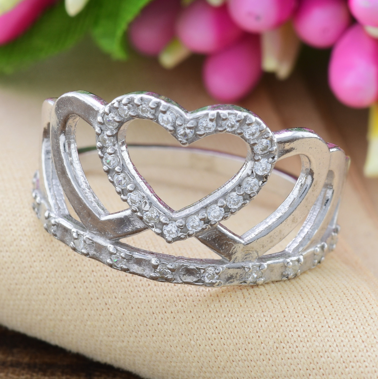 

Серебряное кольцо Корона вставка белые фианиты 21