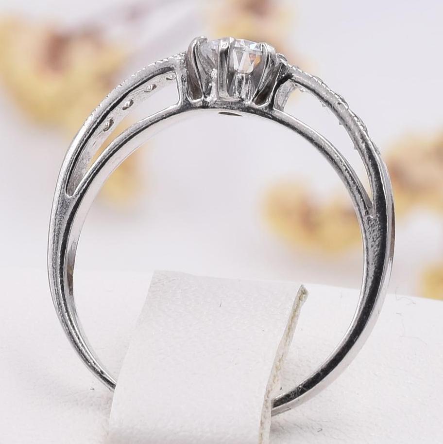 

Серебряное кольцо Корона белые фианиты 18.5