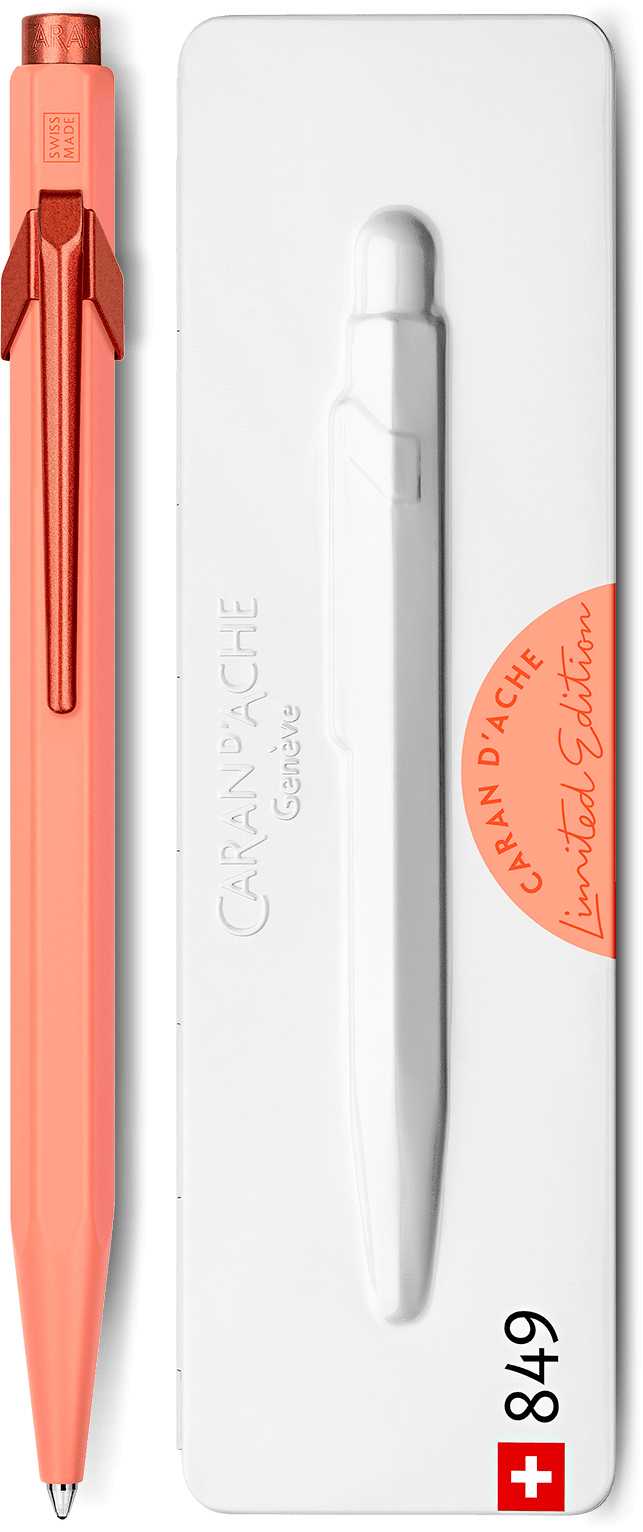 

Ручка шариковая Caran d'Ache 849 Claim Your Style монохром Танжерин в подарочном футляре/Стержень 1 мм Синий (7630002347228)