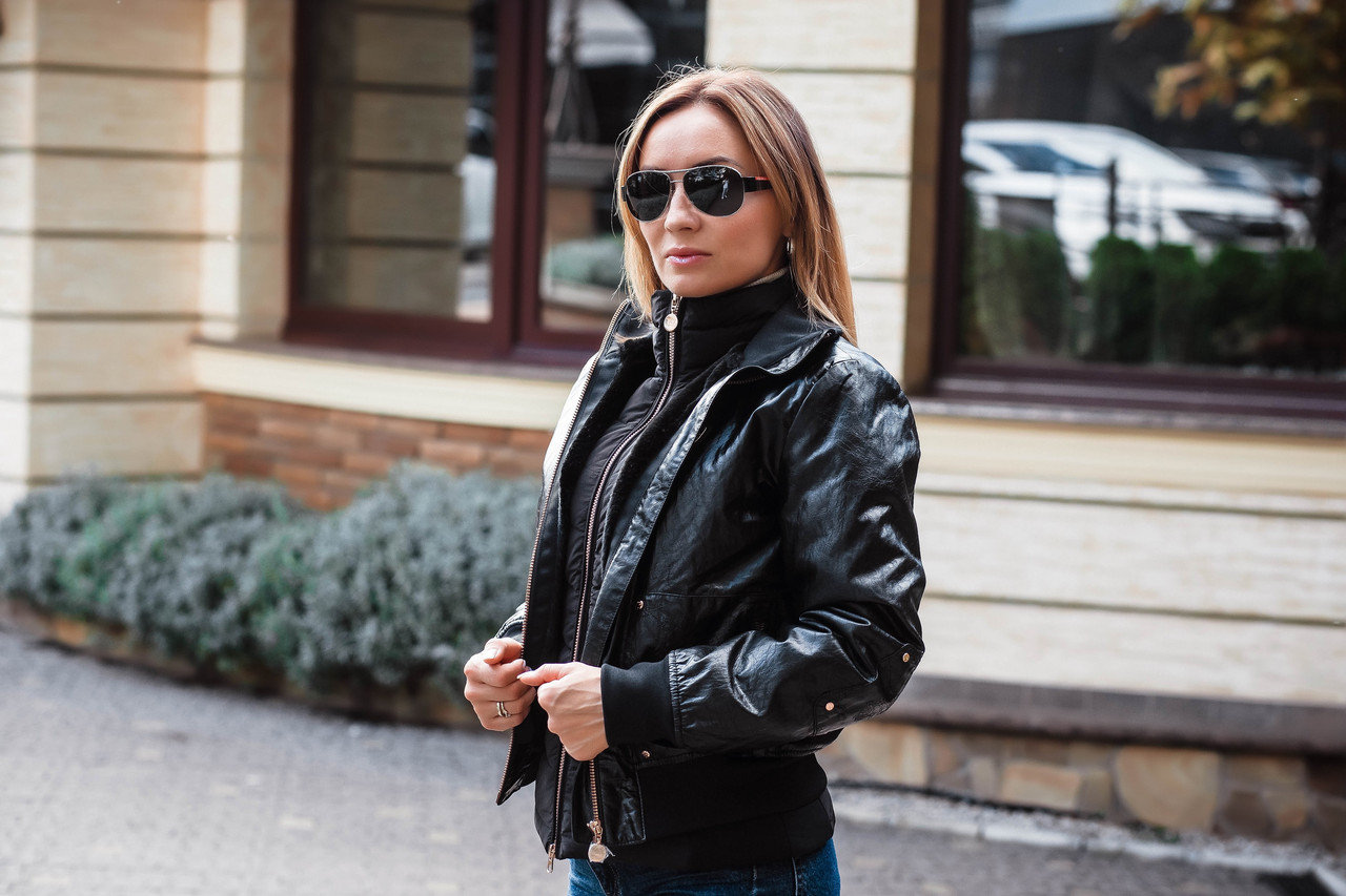 

Куртка женская Emporio Armani Bomber S black (6ZTB30 TNH1Z 1200-s)