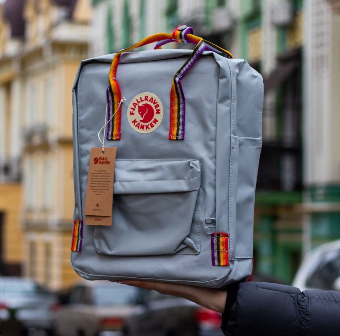 

Рюкзак Fjallraven Kanken Rainbow