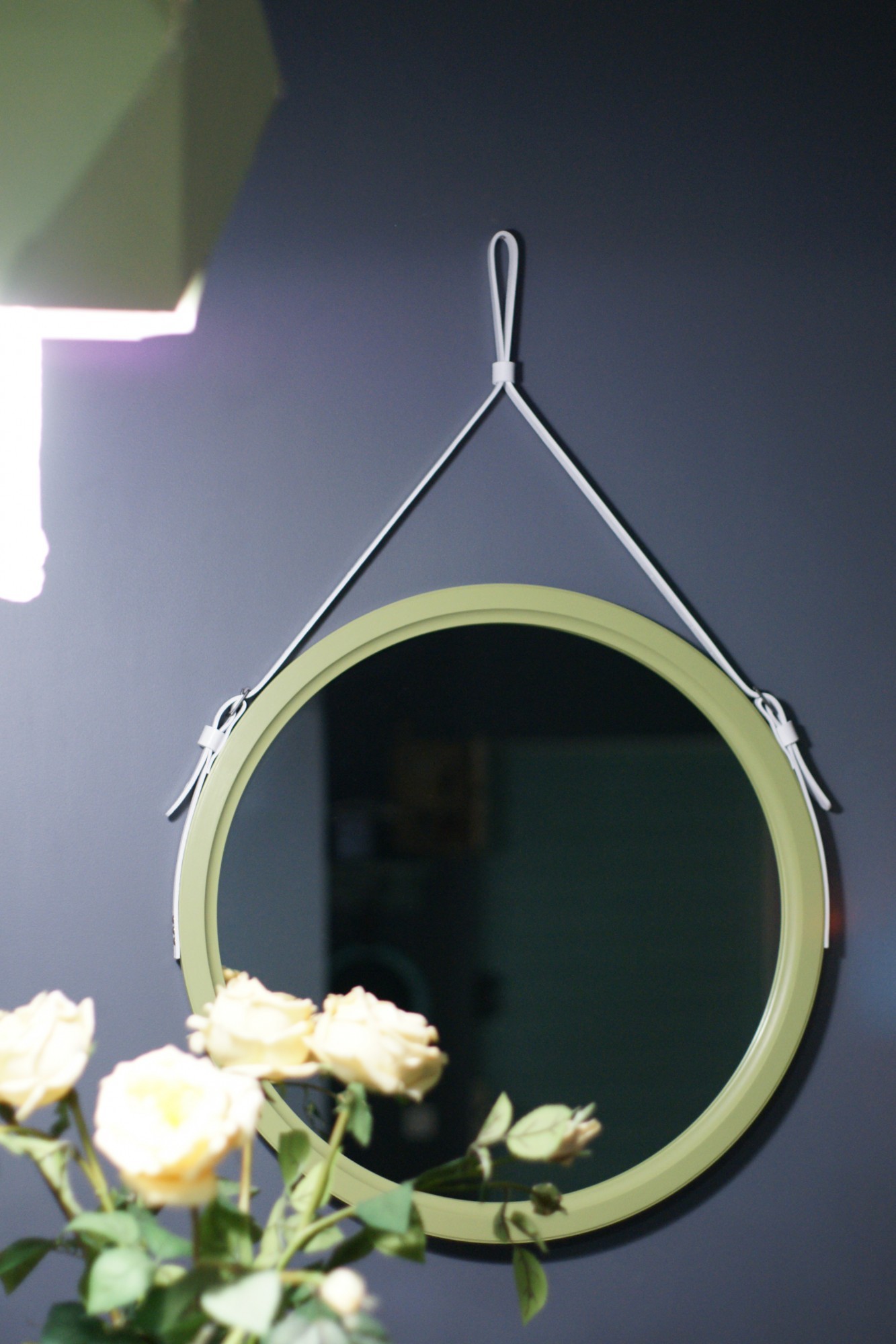 

Круглое зеркало на кожаном ремне TukiTukHome 70 см Зеленое