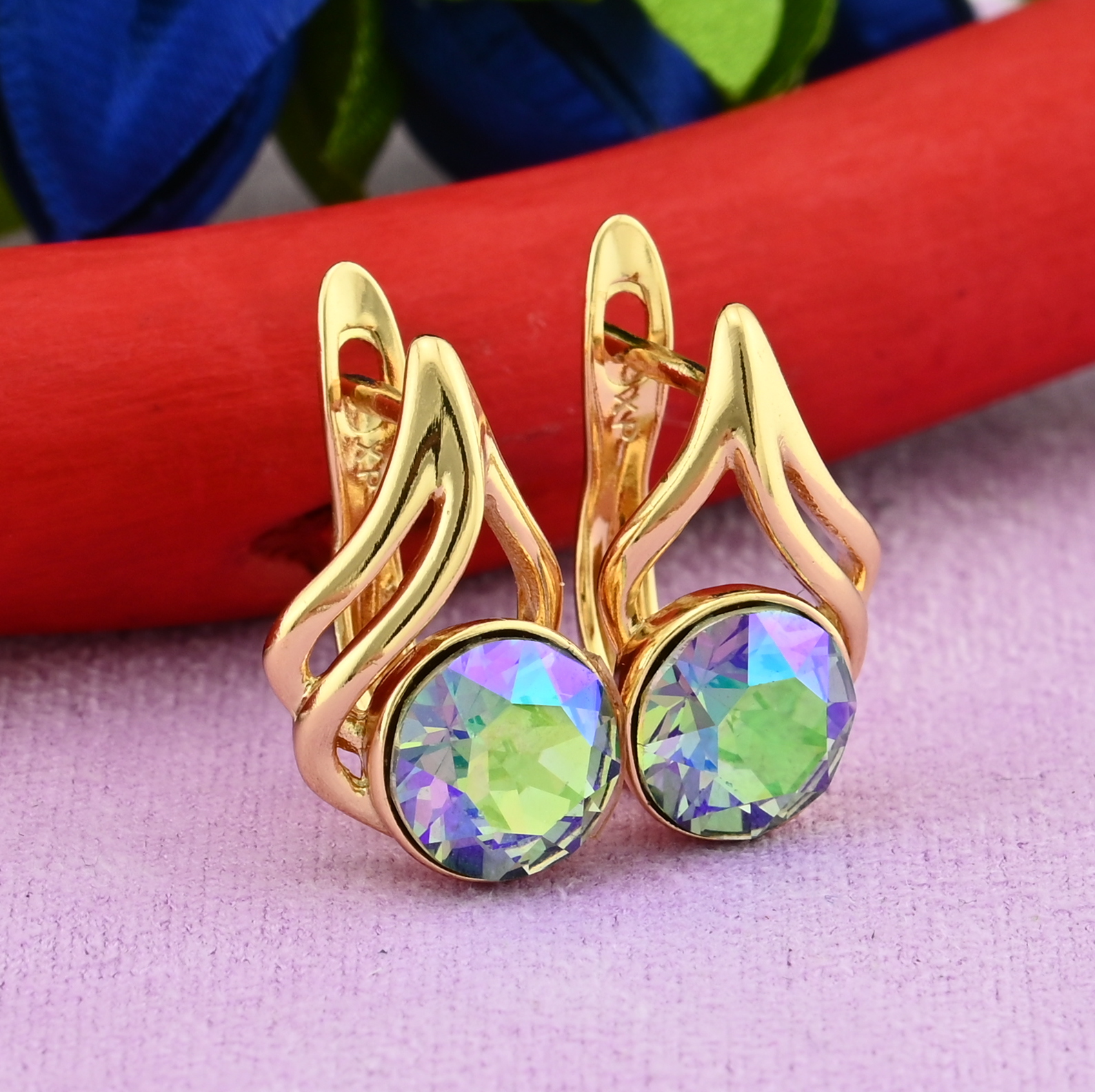 

Сережки Xuping з кристалами Swarovski 83227 розмір 16х9 мм колір хамелеон вага 3.5 г позолота 18К