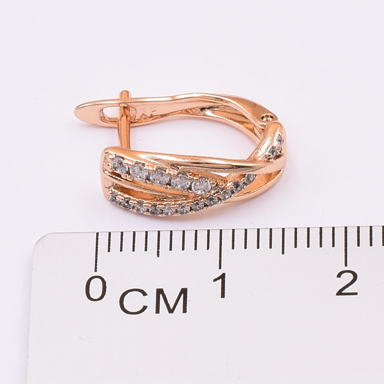 

Серьги Xuping 30454 размер 15х6 мм вес 2.3 г белые фианиты позолота РО