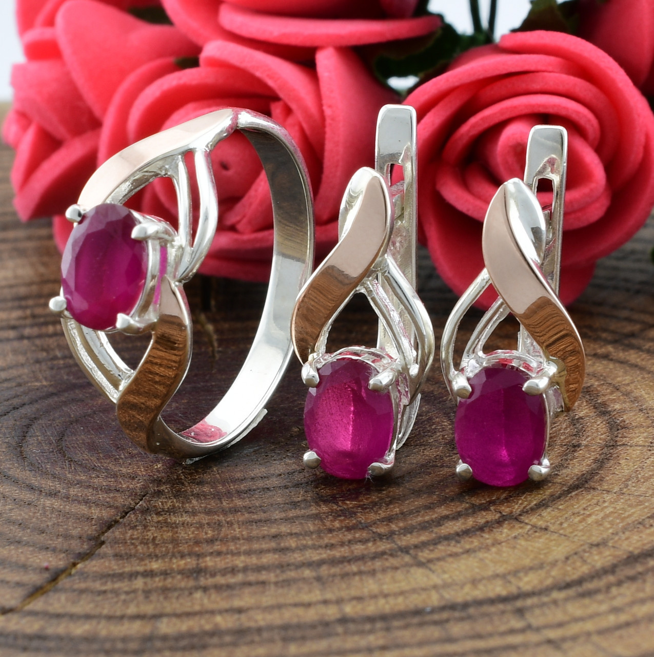 

Серебряный набор с золотом кольцо + серьги 15х8 мм вставка малиновые фианити18