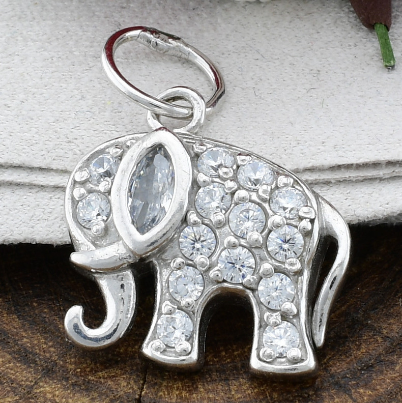 

Серебряный кулон Слоник размер 16х16 мм белые фианиты вес 2.27 г