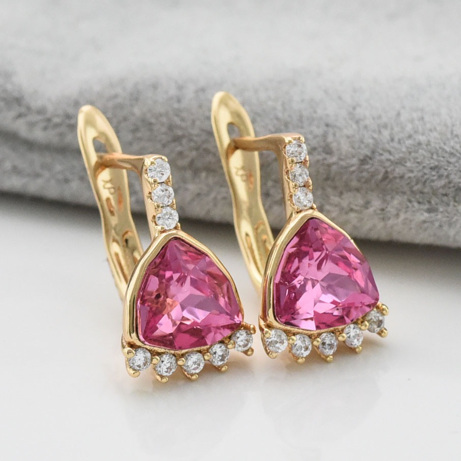 

Серьги Xuping с кристаллами Swarovski 21414 размер 15х9 мм цвет розовый вес 2.82 г позолота 18К