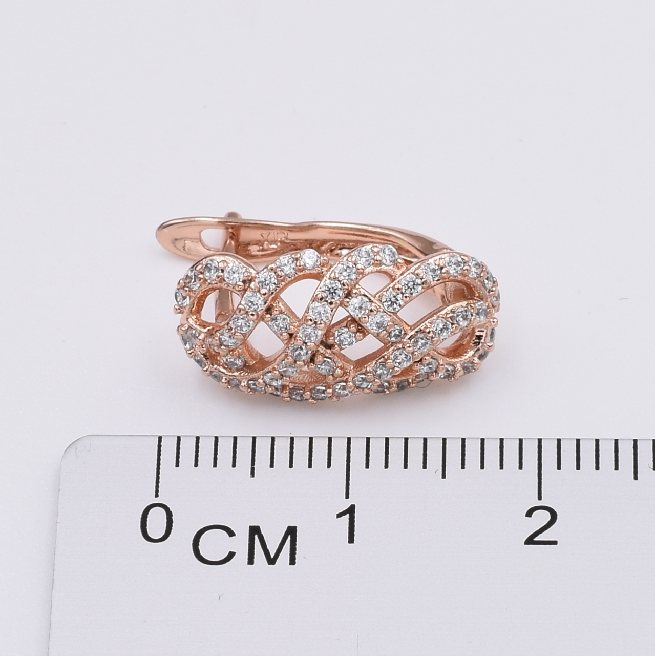 

Сережки Xuping 30256 розмір 17х9 мм білі фіаніти вага 3.1 г позолота РО
