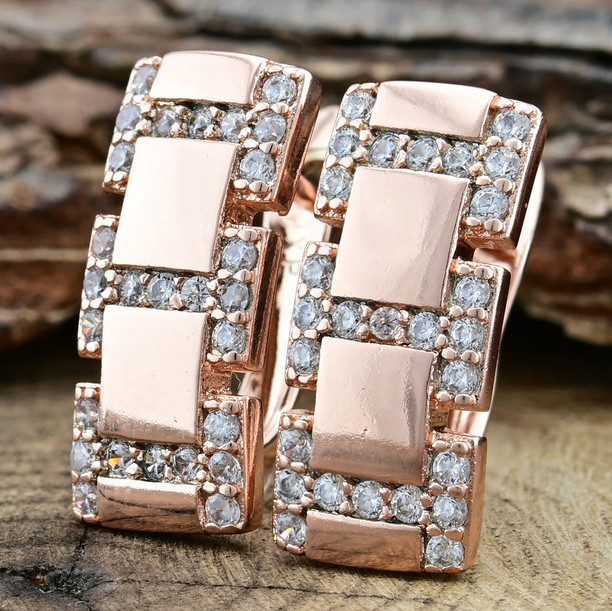 

Серьги Xuping 26700 размер 16х7 мм вес 3.1 г белые фианиты позолота РО