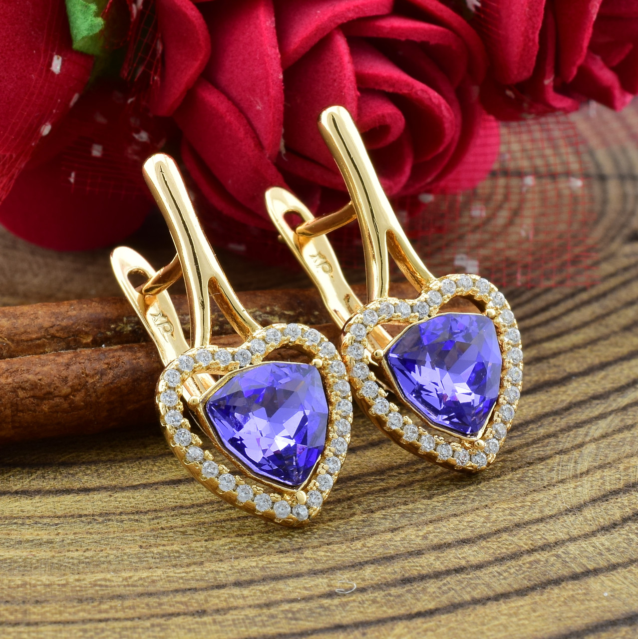 

Серьги Xuping Необычайная красота с кристаллами Swarovski 26066 размер 24х12 мм цвет сиреневый позолота 18К