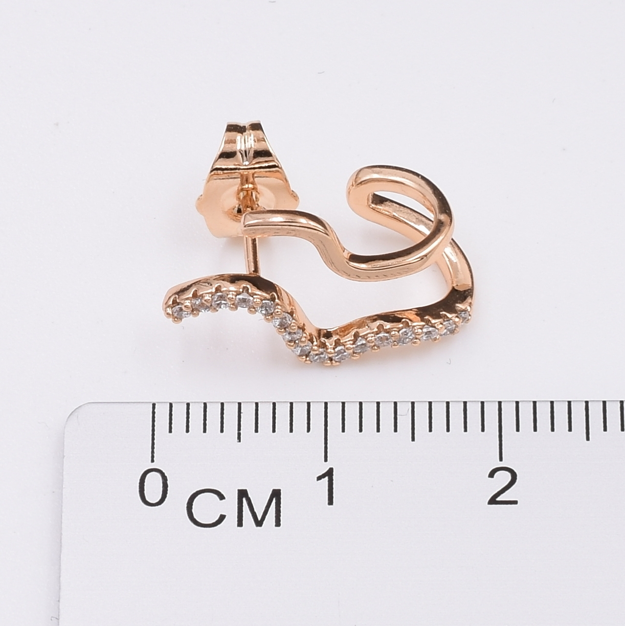

Серьги Xuping 31155 размер 19х9 мм белые фианиты вес 1.7 г позолота 18К