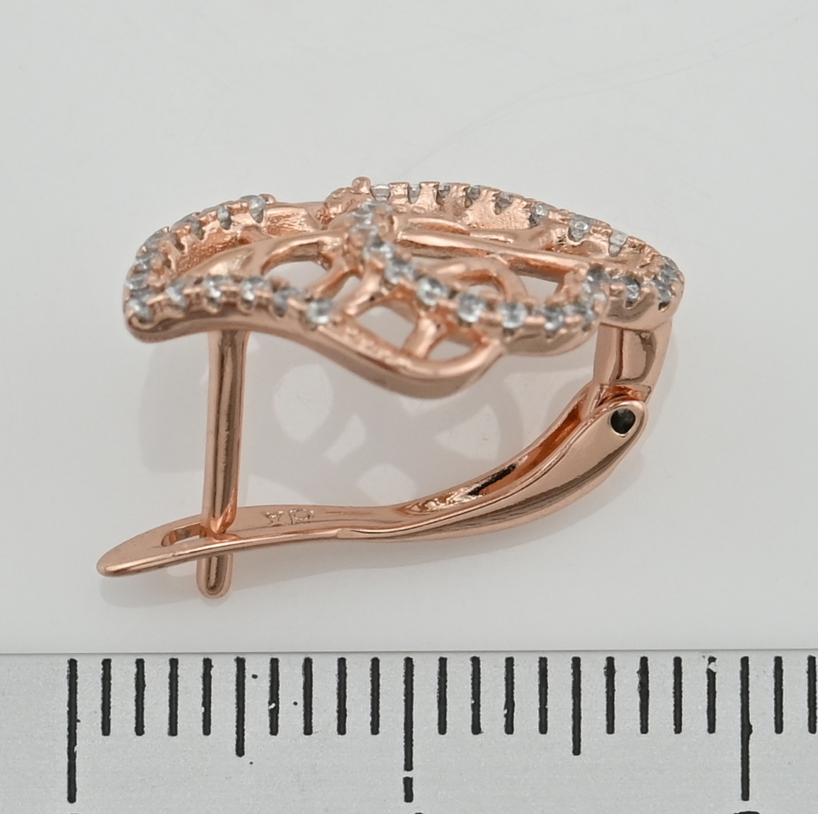 

Серьги Xuping 31011 размер 17х14 мм вес 2.6 г белые финита позолота РО