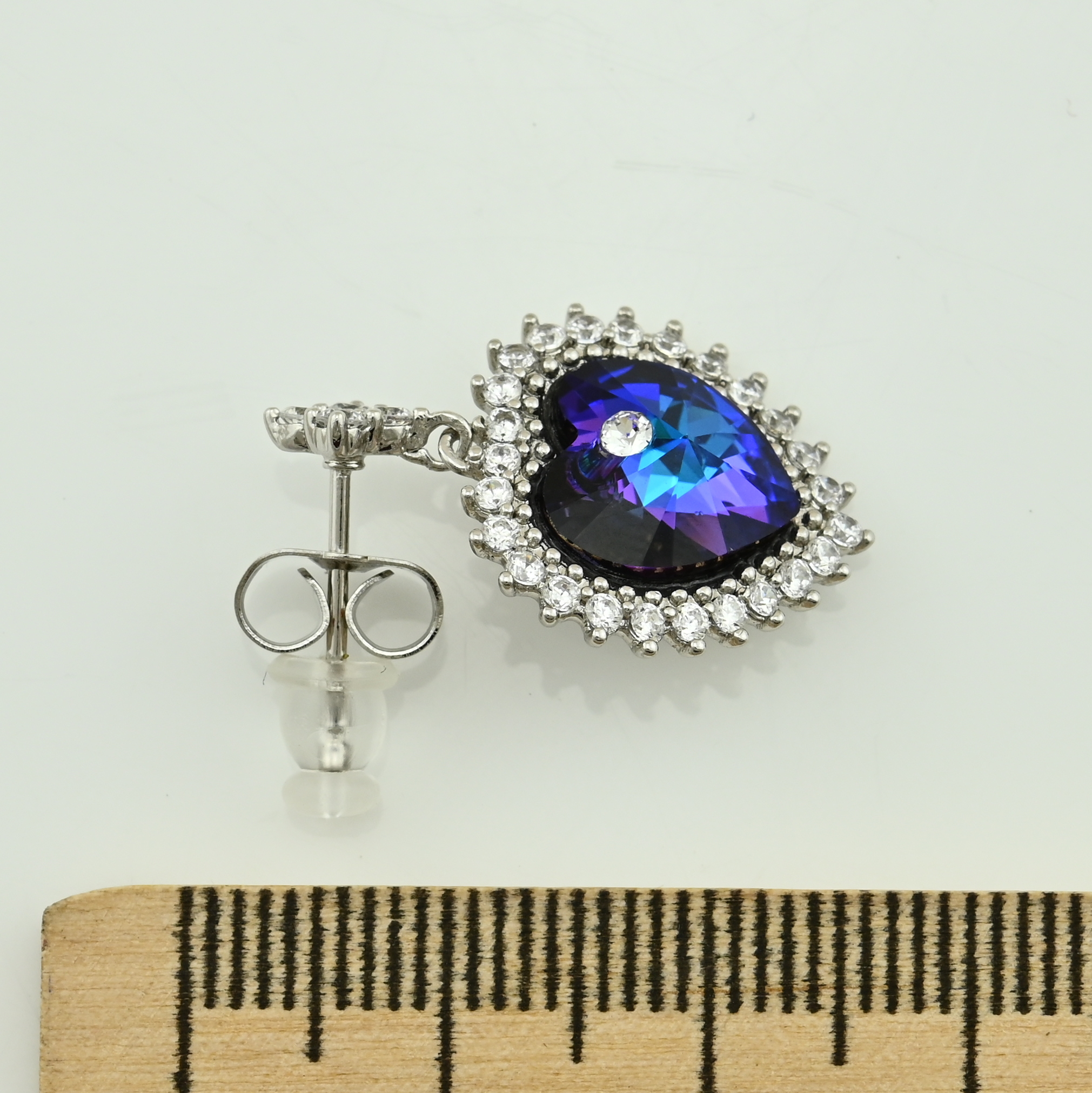 

Сережки Xuping з кристалами Swarovski 83228 розмір 24х15 мм колір монтана вага 5 г позолота Біле Золото