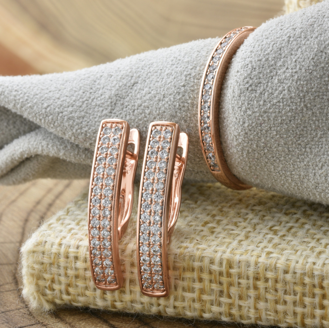 

Набір Xuping 90497 каблучка + сережки 24х4 мм білі фіаніти позолота РО20