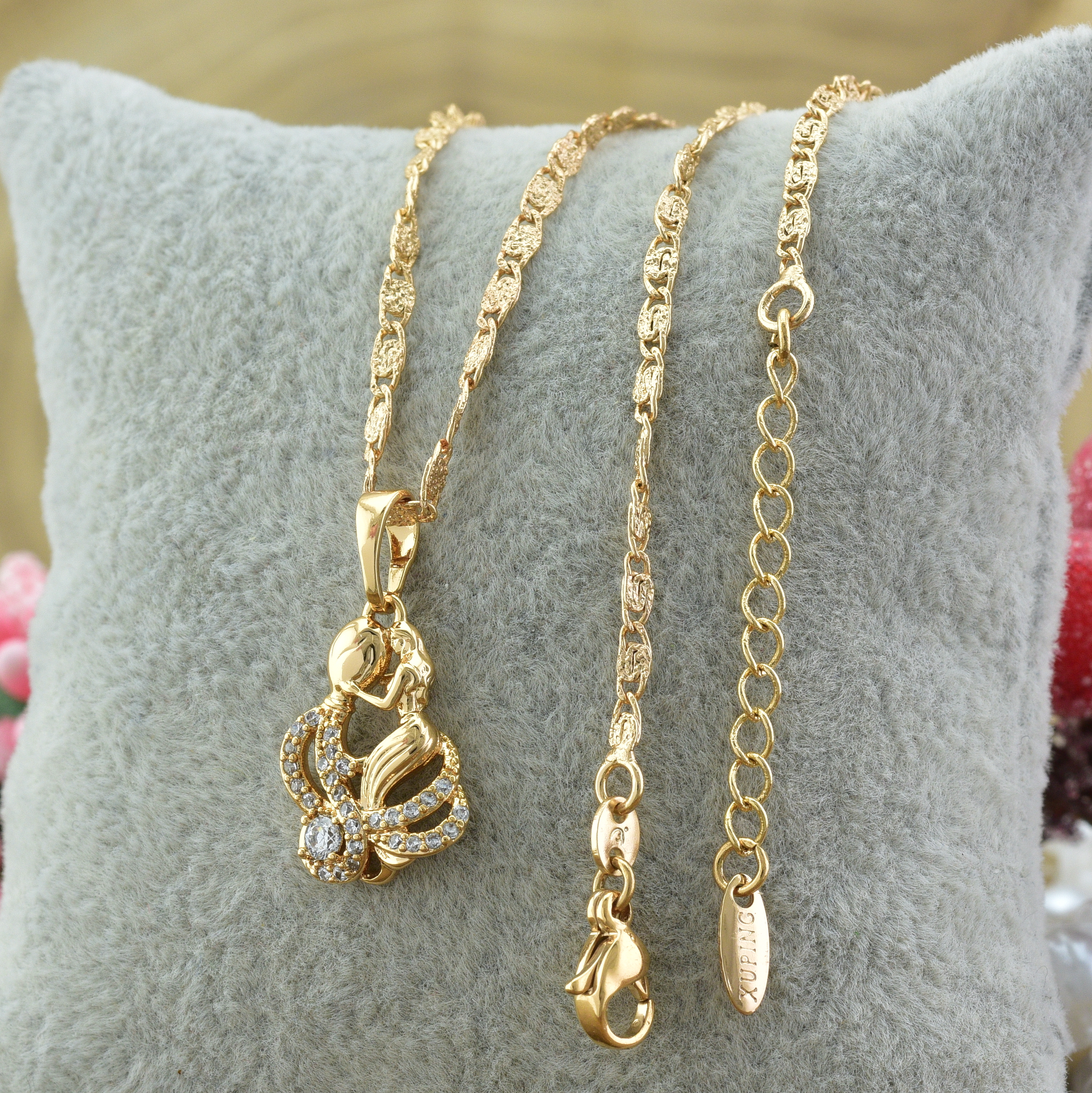 

Набор Xuping 90547 ланцюжок 50+3х0.2 см + кулон 21х10 мм білі фіаніти позолота 18К