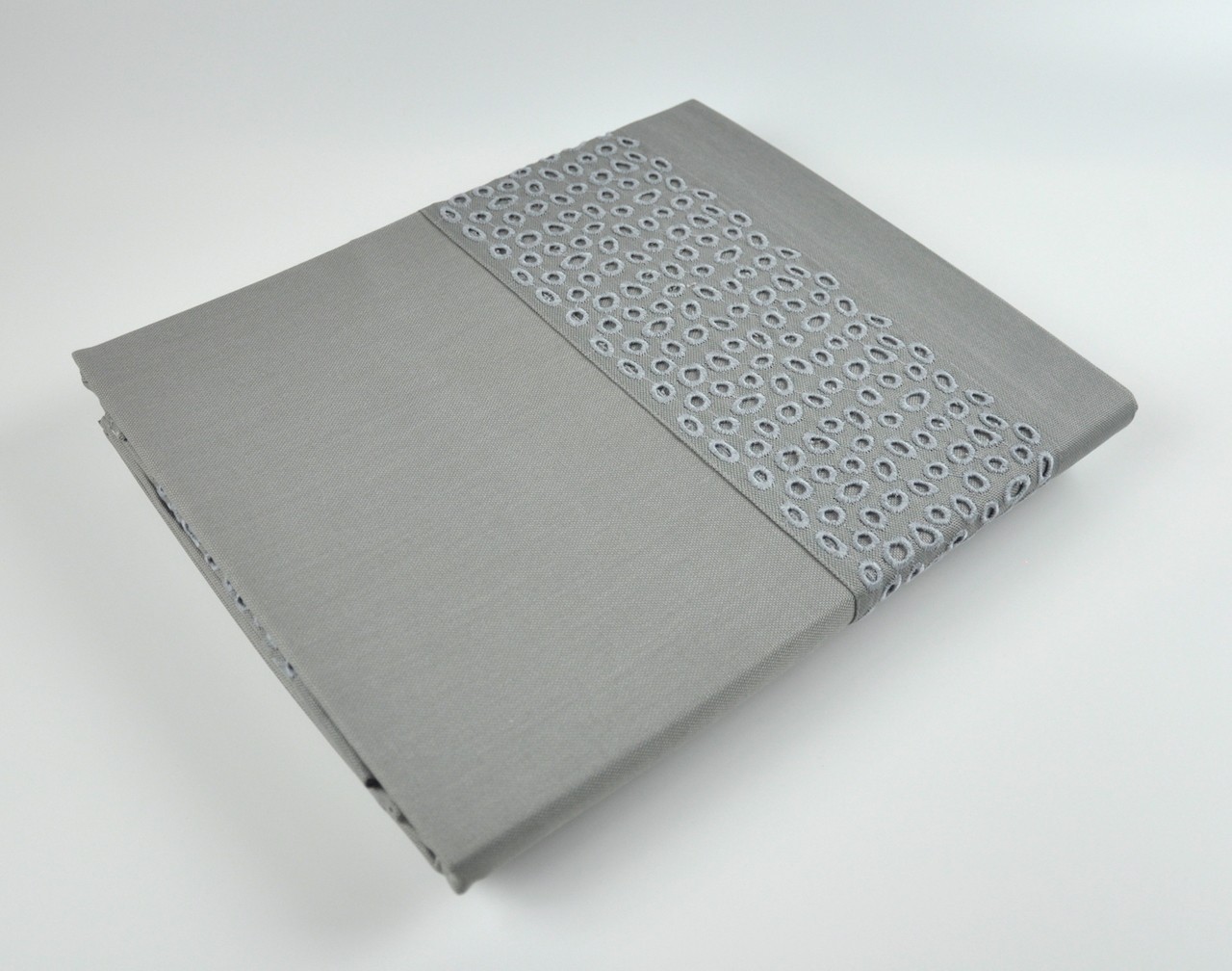 

Скатертина BOVI Douce Grey 170х250 см