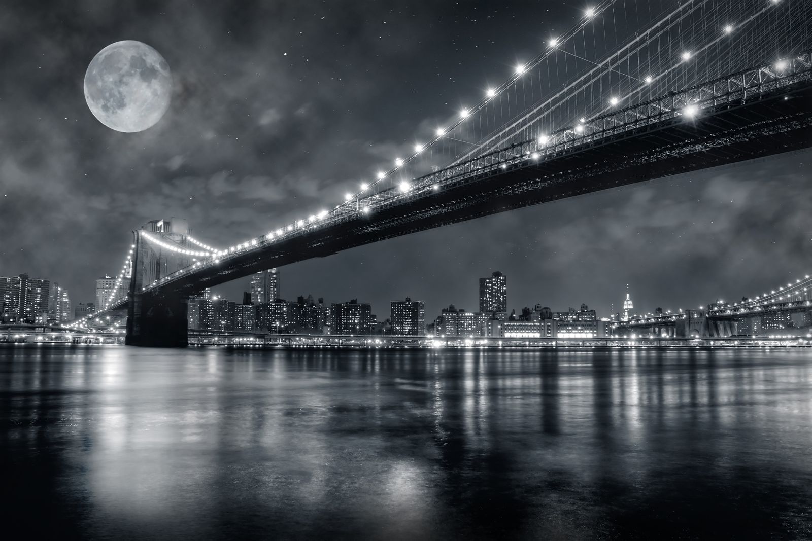 

Фотообои Walldeco Черно-белое фото моста №16610 Мелкий песок с блестками