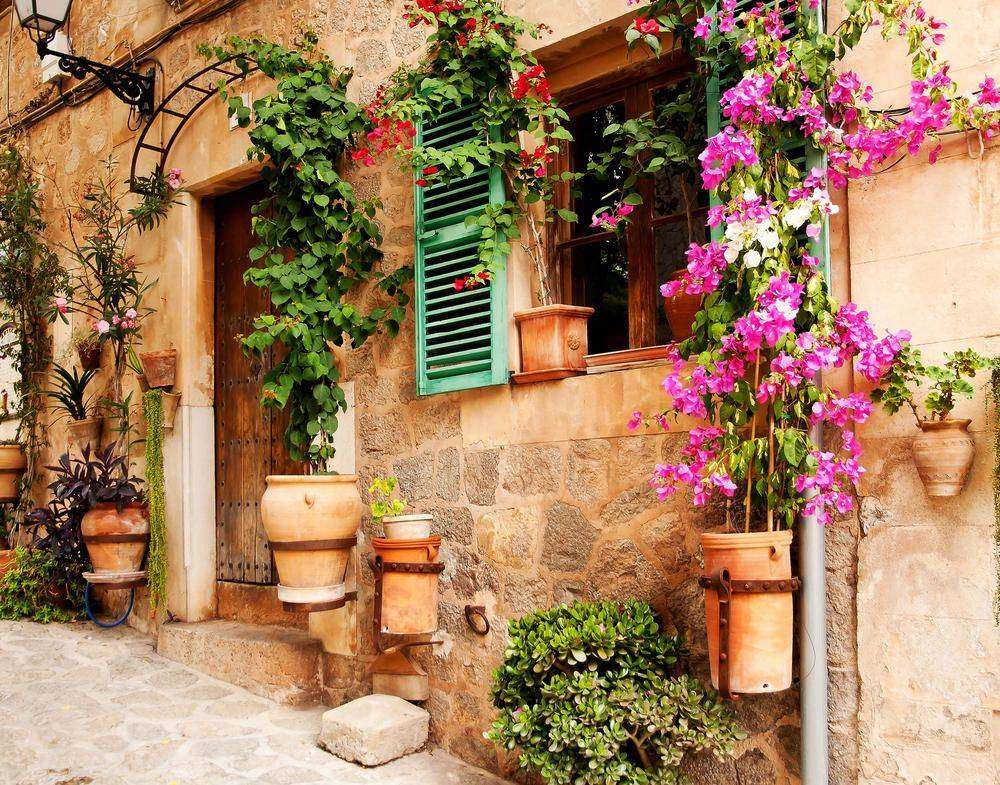 

Фотообои Walldeco Старинная улица №0260 Базальт