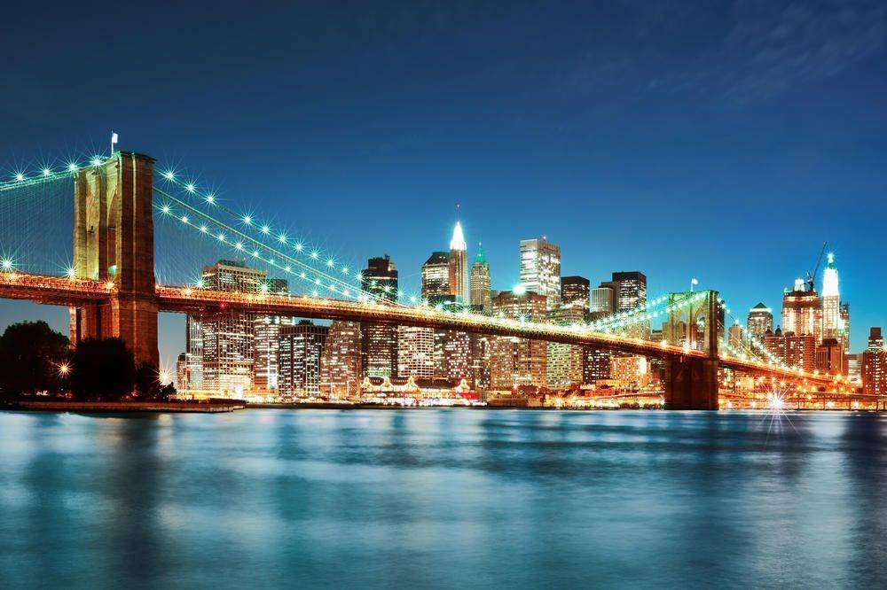 

Фотообои Walldeco Бруклинский мост на фоне вечернего города №1905 Мелкий песок с блестками